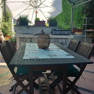 La Terrazza Sui Vigneti-rovescala Frühstückspension